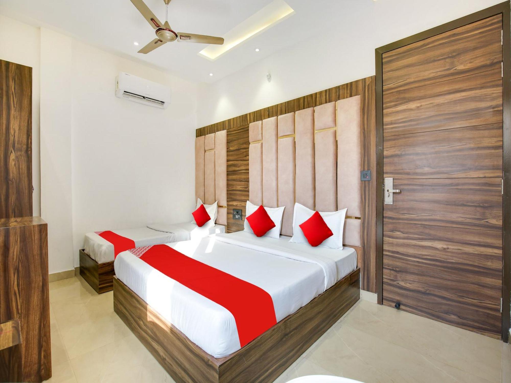 Hotel Kaushalya Royal 3*